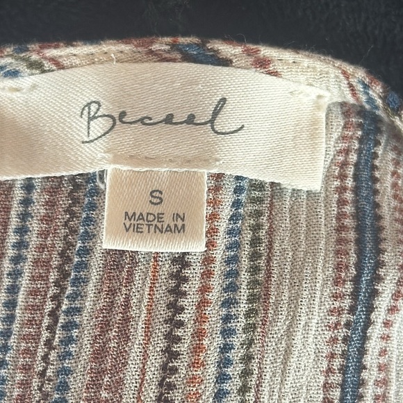 Be Cool Striped Tie-Front Crop Top - Picture 4 of 6